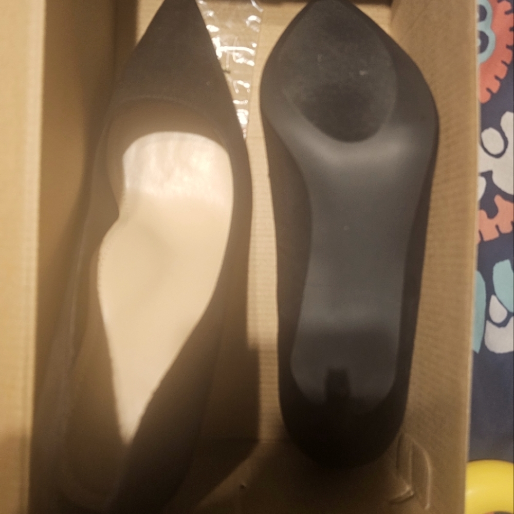 Black pumps!!